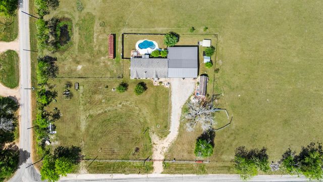 3518 Oil Field Road, Bellville, TX 77418