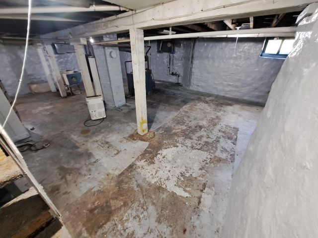 2071 N Main Street, Dubuque, IA 52001