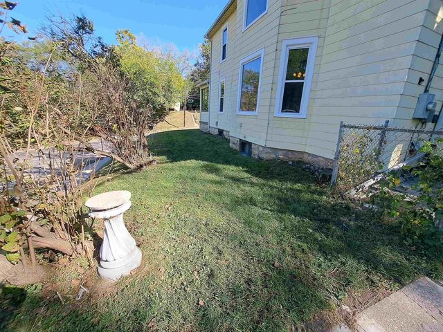 2071 N Main Street, Dubuque, IA 52001