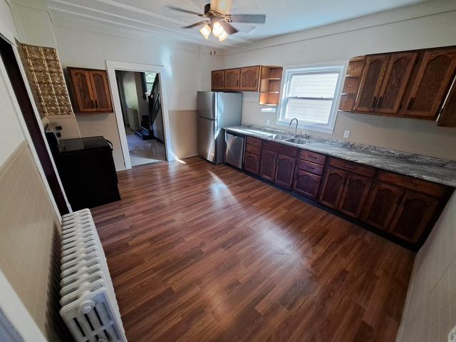 2071 N Main Street, Dubuque, IA 52001