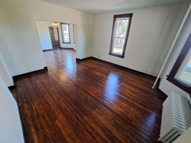 2071 N Main Street, Dubuque, IA 52001