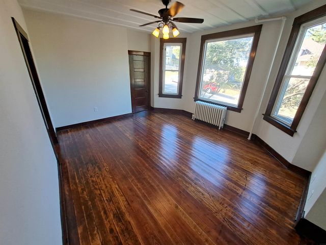 2071 N Main Street, Dubuque, IA 52001