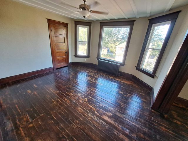2071 N Main Street, Dubuque, IA 52001