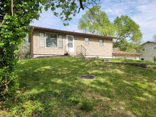 913 S Missouri Street, Liberty, MO 64068