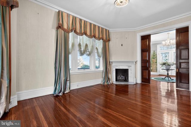 500 CHESTER AVE, Moorestown, NJ 08057