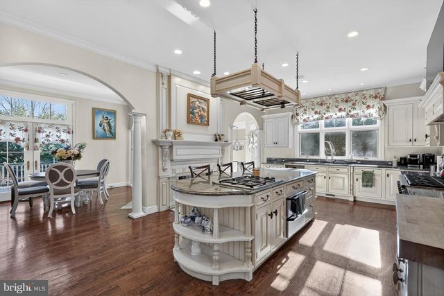 500 CHESTER AVE, Moorestown, NJ 08057