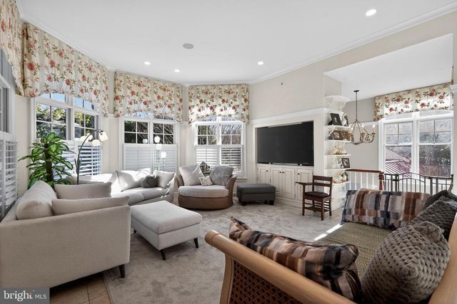 500 CHESTER AVE, Moorestown, NJ 08057