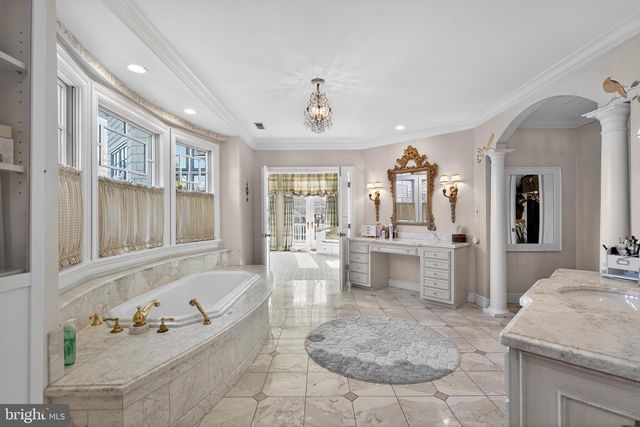 500 CHESTER AVE, Moorestown, NJ 08057