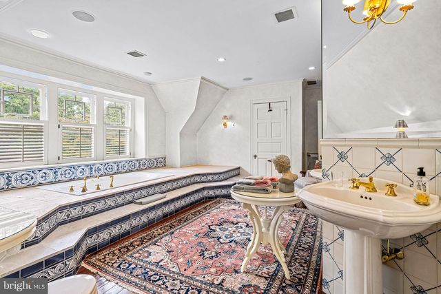 500 CHESTER AVE, Moorestown, NJ 08057