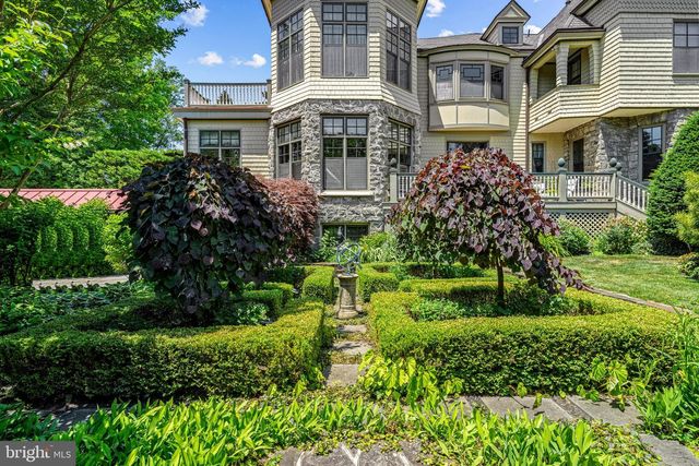 500 CHESTER AVE, Moorestown, NJ 08057