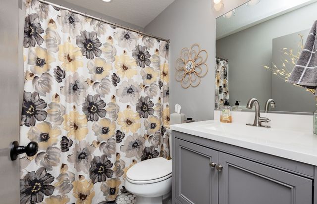 4846 Candlewick Drive, Norwalk, IA 50211