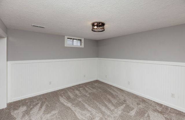 4846 Candlewick Drive, Norwalk, IA 50211