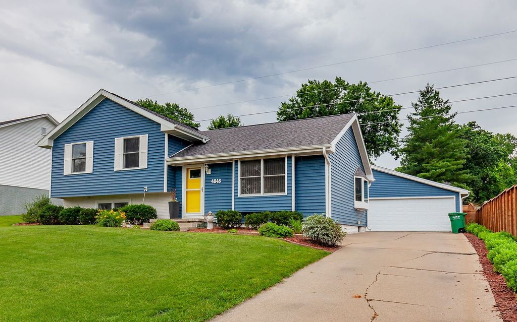 4846 Candlewick Drive, Norwalk, IA 50211