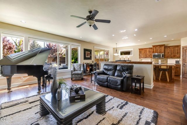 61144 Manhae Lane, Bend, OR 97702