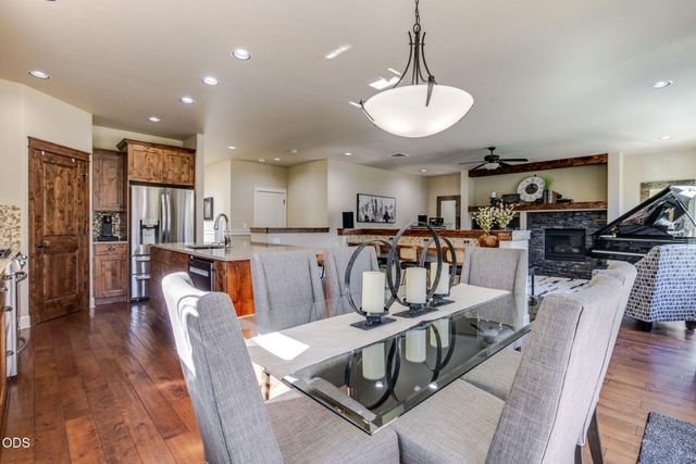 61144 Manhae Lane, Bend, OR 97702