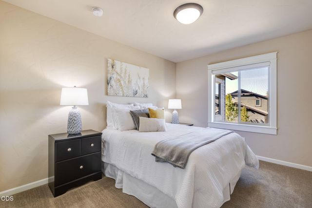 61144 Manhae Lane, Bend, OR 97702