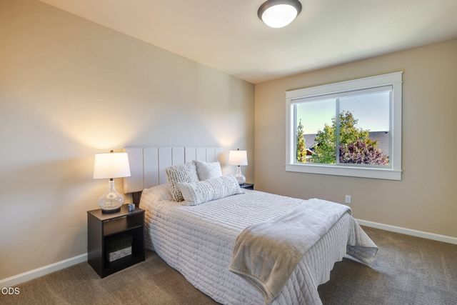 61144 Manhae Lane, Bend, OR 97702