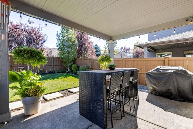 61144 Manhae Lane, Bend, OR 97702