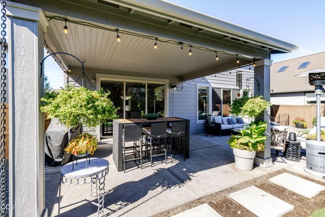 61144 Manhae Lane, Bend, OR 97702