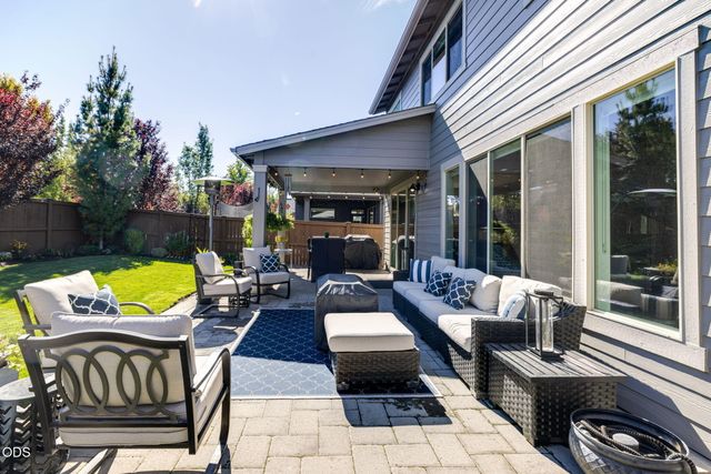 61144 Manhae Lane, Bend, OR 97702