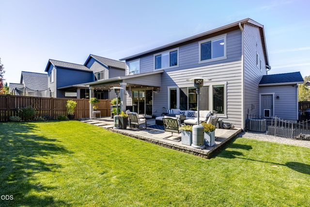 61144 Manhae Lane, Bend, OR 97702