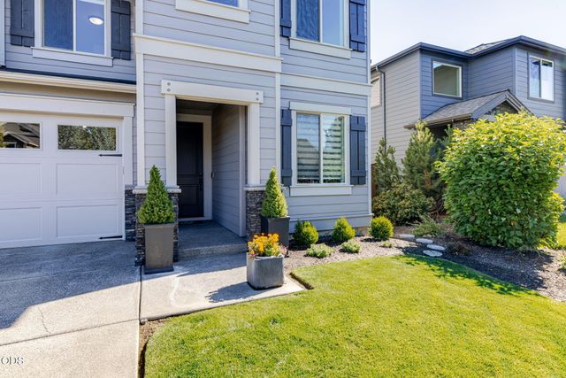 61144 Manhae Lane, Bend, OR 97702