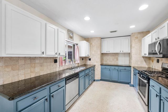 2933 NE 1st Avenue, Wilton Manors, FL 33334