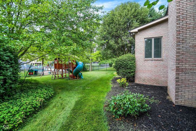 1324 Eagle Valley Drive, Greenwood, IN 46143