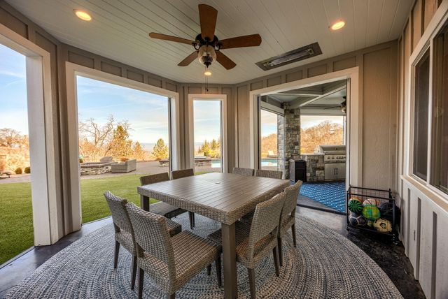 80 Placer Hill Drive, Jacksonville, OR 97530