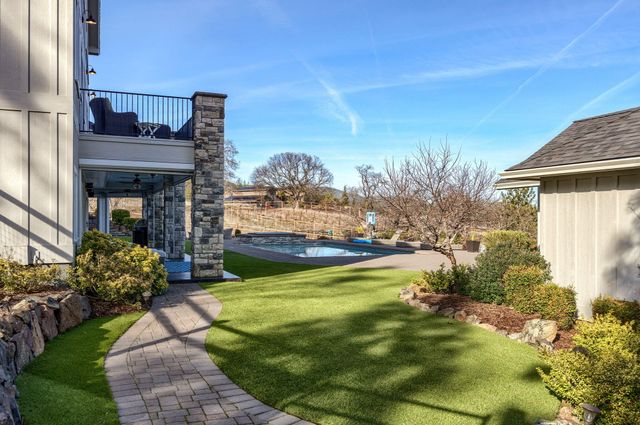 80 Placer Hill Drive, Jacksonville, OR 97530