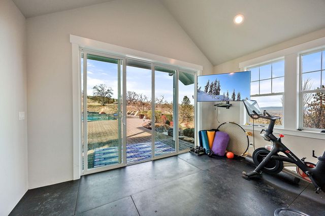 80 Placer Hill Drive, Jacksonville, OR 97530