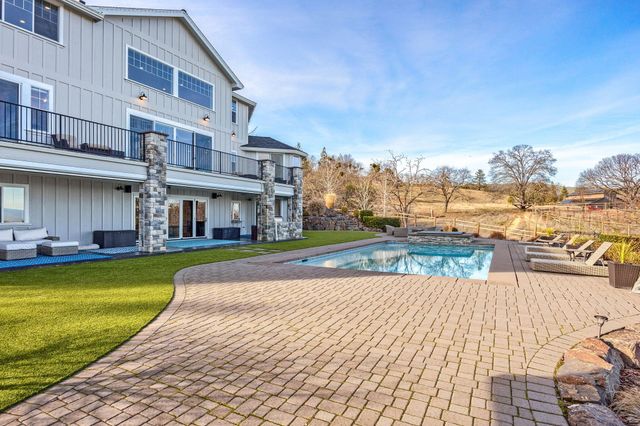 80 Placer Hill Drive, Jacksonville, OR 97530