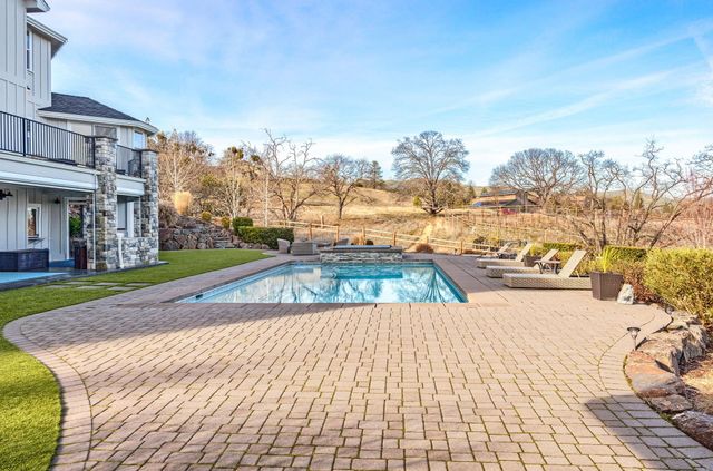 80 Placer Hill Drive, Jacksonville, OR 97530