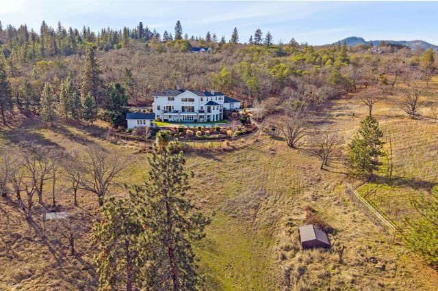 80 Placer Hill Drive, Jacksonville, OR 97530