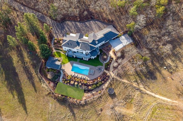 80 Placer Hill Drive, Jacksonville, OR 97530