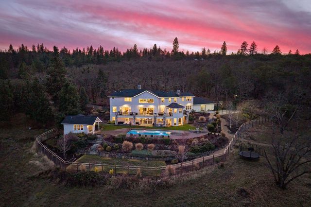 80 Placer Hill Drive, Jacksonville, OR 97530