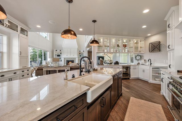 80 Placer Hill Drive, Jacksonville, OR 97530