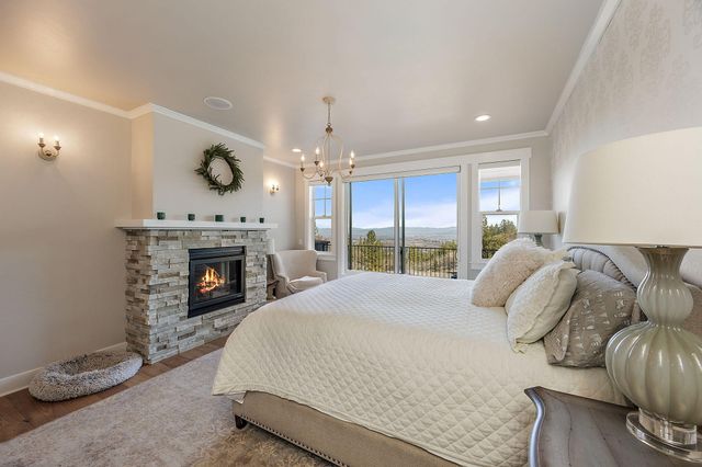 80 Placer Hill Drive, Jacksonville, OR 97530