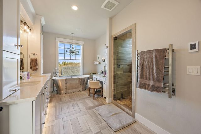 80 Placer Hill Drive, Jacksonville, OR 97530