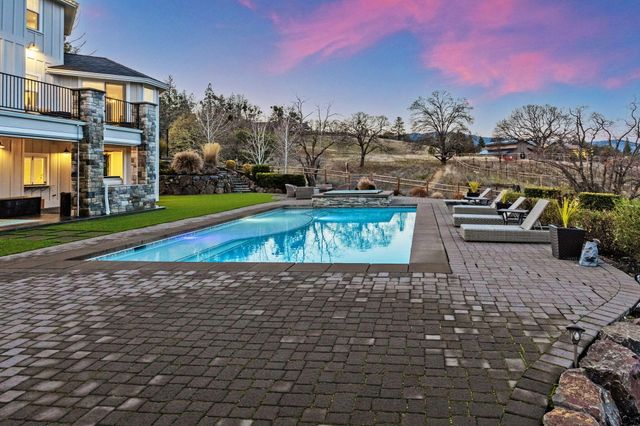 80 Placer Hill Drive, Jacksonville, OR 97530