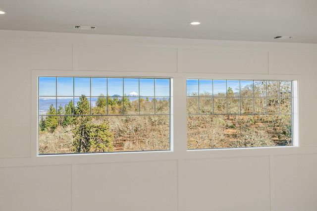 80 Placer Hill Drive, Jacksonville, OR 97530