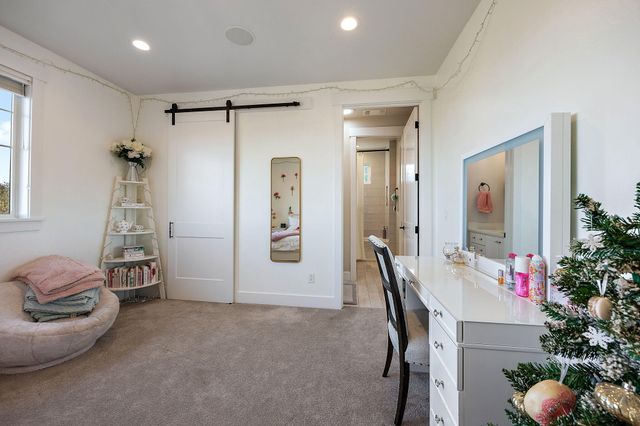 80 Placer Hill Drive, Jacksonville, OR 97530