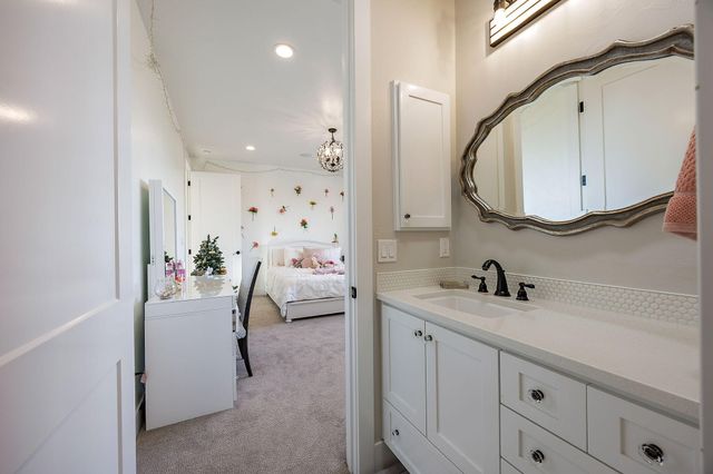 80 Placer Hill Drive, Jacksonville, OR 97530