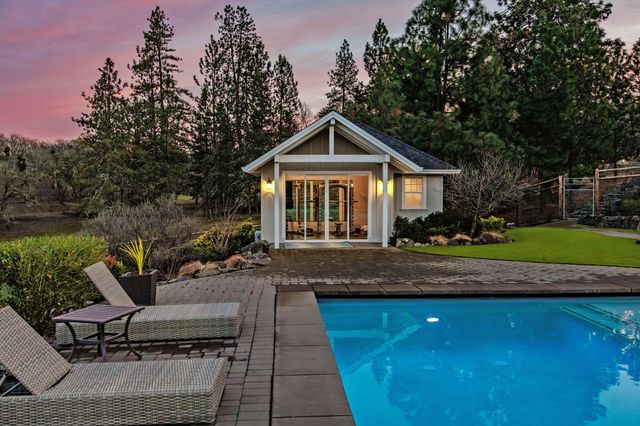 80 Placer Hill Drive, Jacksonville, OR 97530