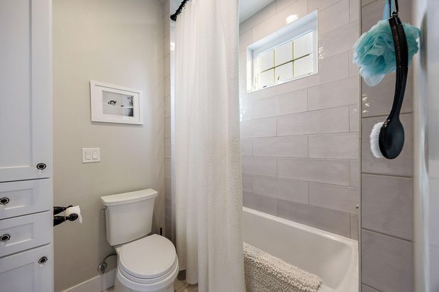 80 Placer Hill Drive, Jacksonville, OR 97530