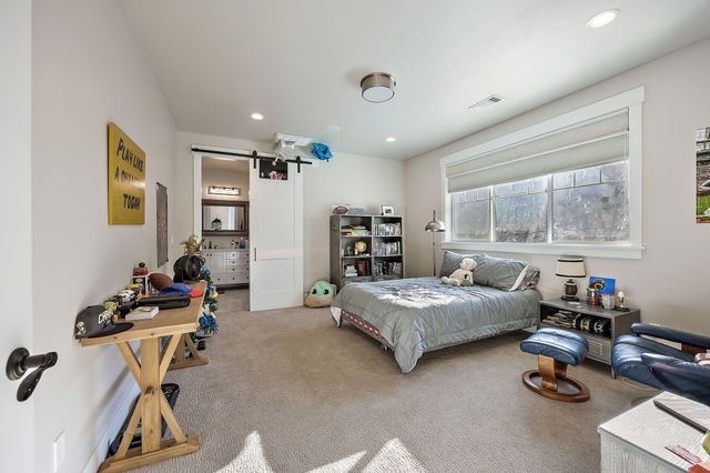 80 Placer Hill Drive, Jacksonville, OR 97530