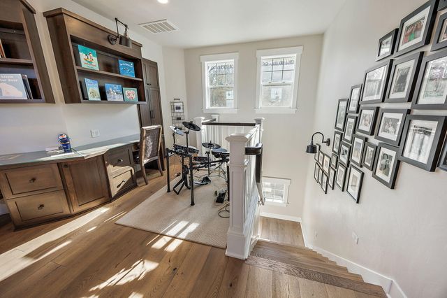 80 Placer Hill Drive, Jacksonville, OR 97530