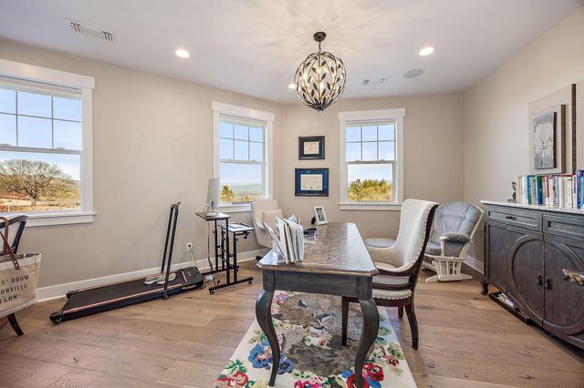 80 Placer Hill Drive, Jacksonville, OR 97530