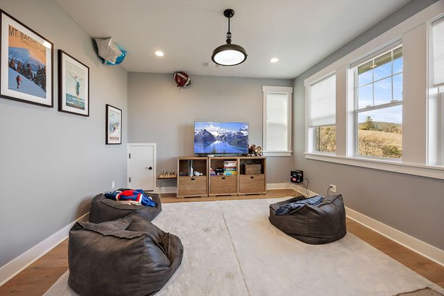 80 Placer Hill Drive, Jacksonville, OR 97530