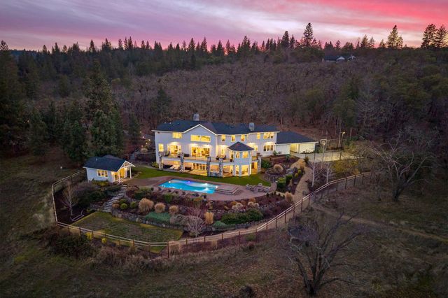 80 Placer Hill Drive, Jacksonville, OR 97530